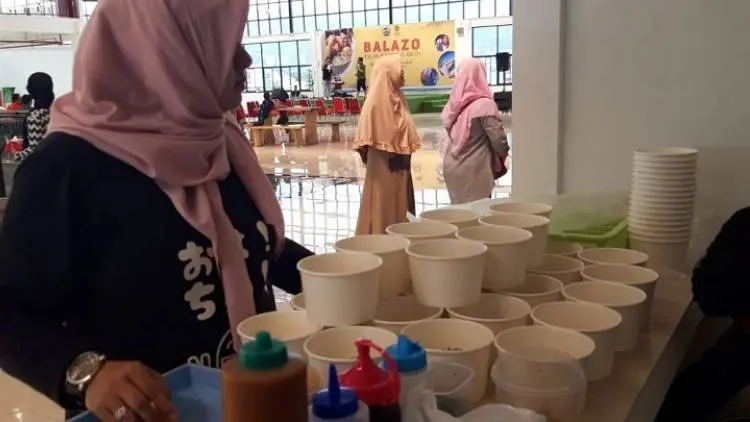 600 Warga Bandung Belanja Rp50 Ribu Dapat Bakso Gratis