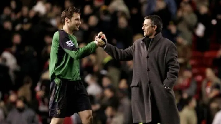 Cech Pensiun, Mourinho: Sepak Bola Kehilangan