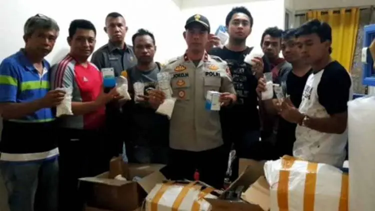 Kakak- Beradik Simpan Narkoba di Gudang Sekolah