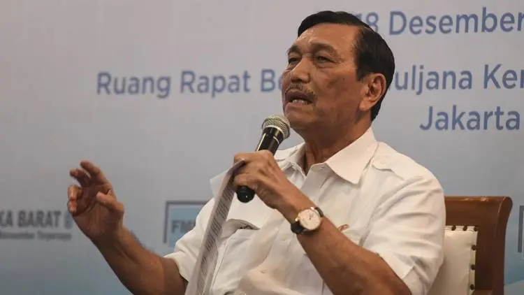 Luhut Bantah 'Siap Cium Kaki Prabowo'