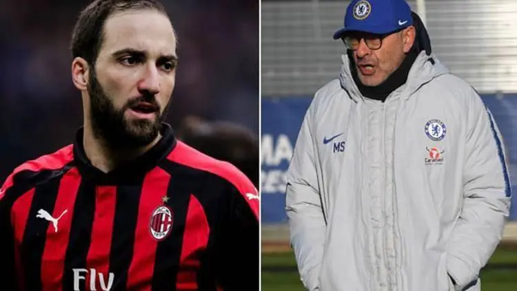 Beranikah Higuain Pakai Kostum 'Kutukan' di Chelsea?