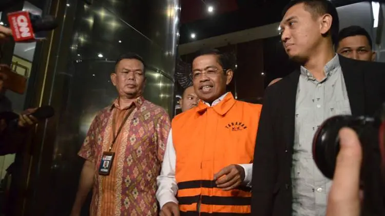 Eks Sekjen Partai Golkar Ini Didakwa Terima Suap