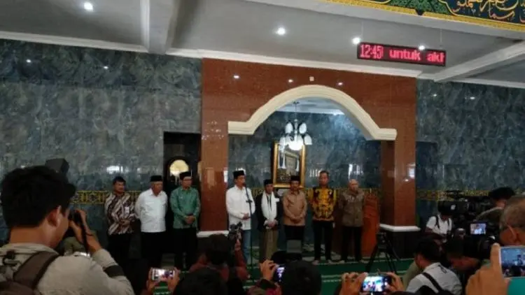 Presiden Bagikan Sertifikat Wakaf di Garut