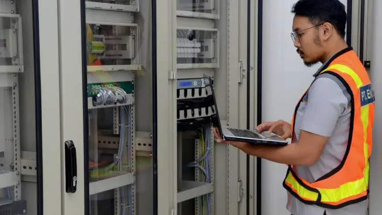Generasi Milenial Dominasi Len Industri