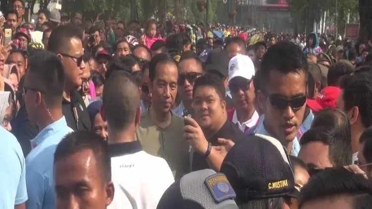 Diserbu Warga CFD Dago, Jokowi Bicara Harga Sembako