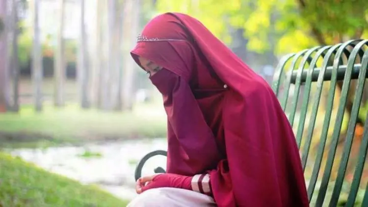 Cuma Empat Hal Ini, Wanita Bisa Masuk Surga
