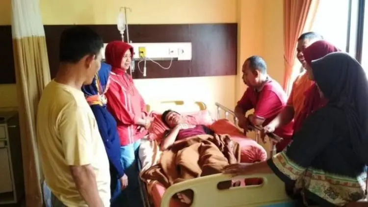 Menjenguk Orang Sakit, Selayaknya Kita di Taman Surga