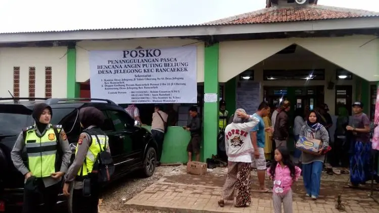 Bantuan untuk Korban Puting Beliung Rancaekek Terus Mengalir