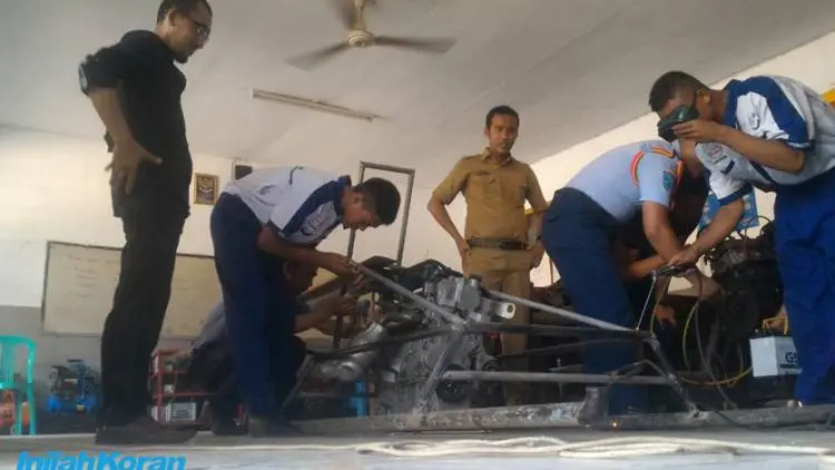Pelajar Purwakarta Bangun Helikopter