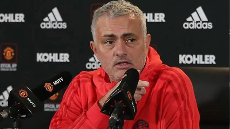 Wah...Manchester United Masih Pegang Buntut Mourinho
