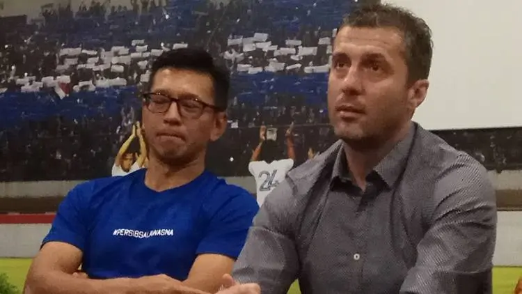 Resmi, Vizcarra dan Lopicic Berkostum Persib