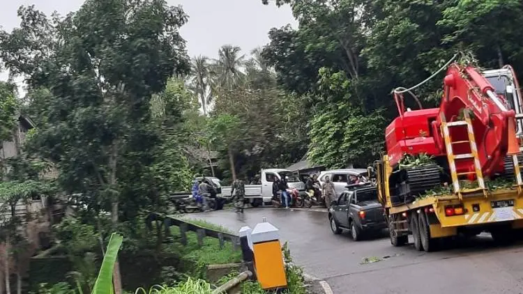 Pindad Kirim Excava 200 Dukung Pemulihan Banten