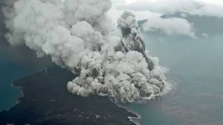 Waspada, Anak Krakatau Masih Potensi Picu Tsunami