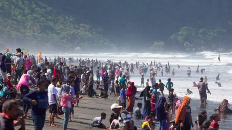Angka Kunjungan Wisatawan ke Pantai Selatan Cianjur Meningkat Tajam