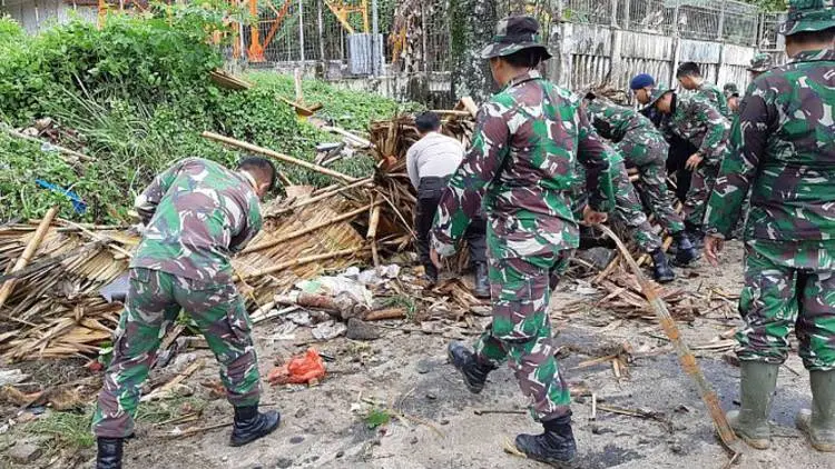Ribuan TNI Bantu Pulihkan Wilayah Diterjang Tsunami Selat Sunda