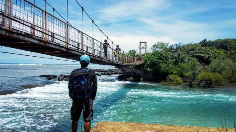 Tsunami Selat Sunda Pengaruhi Wisatawan Pantai Selatan Garut