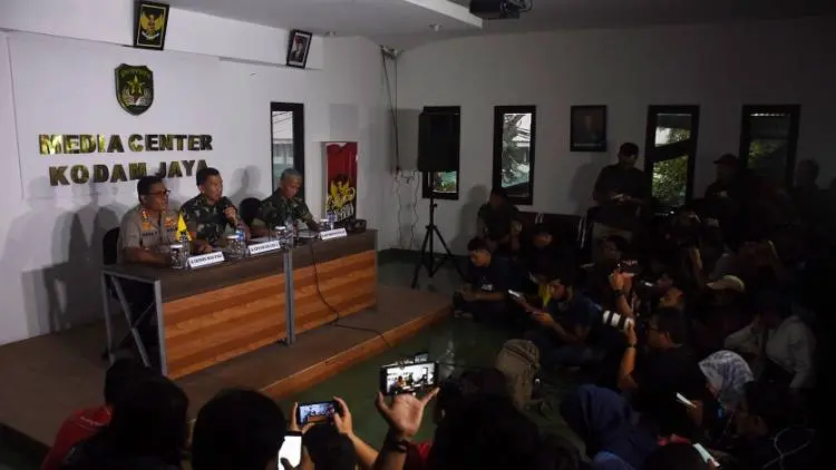 Upacara Militer Iringi Pemakaman Letkol Dono