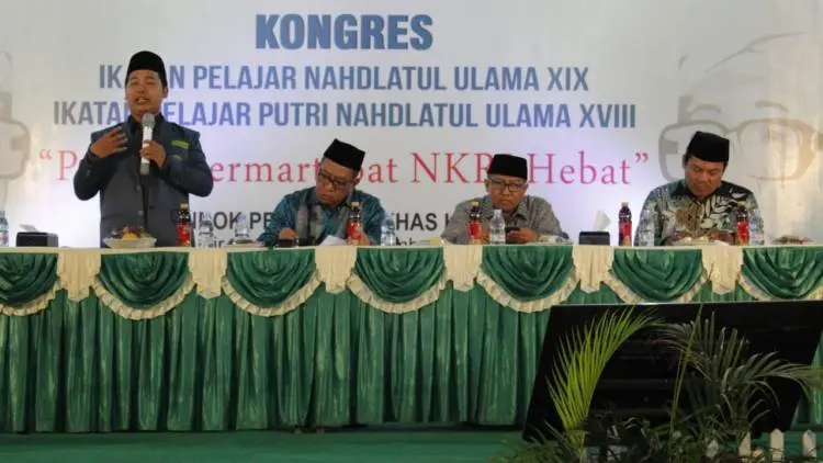 Politik dan Agama Dominasi Bahan Rumpian Remaja di Medsos