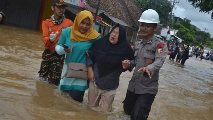 Pasca-Tsunami dan Banjir, Warga Desa Teluk Bersemangat Lanjutkan Hidup
