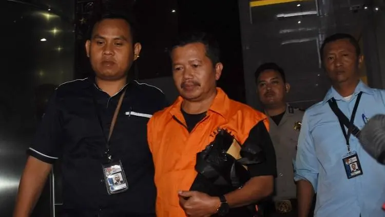 Kini, Tahanan KPK Pakai Borgol