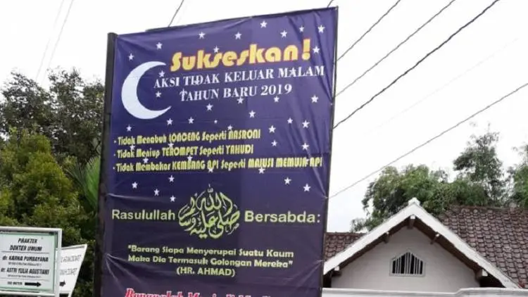 Mantap, Warga Garut Bikin Aksi Sepikan Tahun Baru