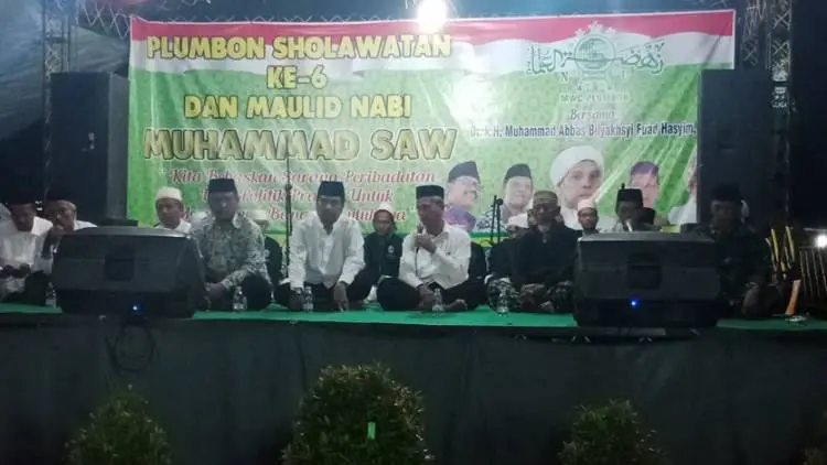 Plumbon Bersholawat Malam Pergantian Tahun di Cirebon