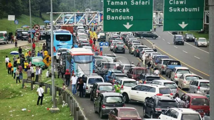 Mau Tahun Baruan di Puncak? Catat Nih Jam Tutup Jalur!