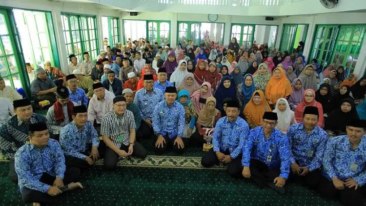 Bima Serahkan Insentif untuk 1.000 Guru Ngaji