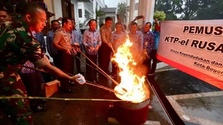 Pemkot Bogor Musnahkan 16 Ribu e-KTP