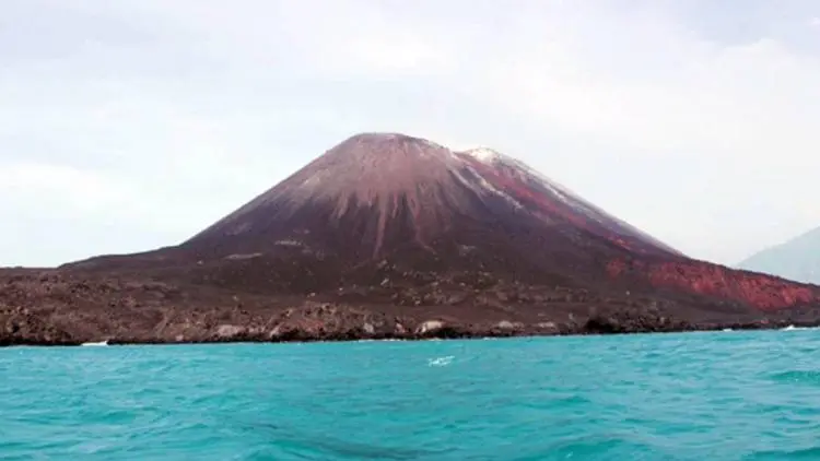 Volume Gunung Anak Krakatau Susut Hingga 180 Juta Meter Kubik