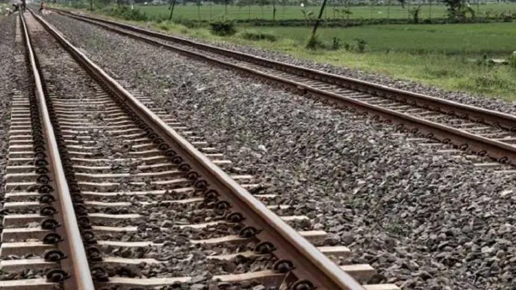 Longsor Sempat Tahan 5 KA Argo Parahyangan