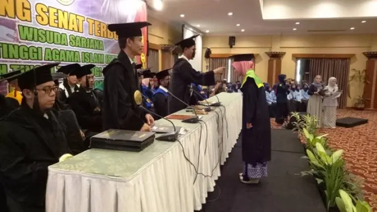 YPI Muttaqien Purwakarta Cetak 153 Sarjana Baru