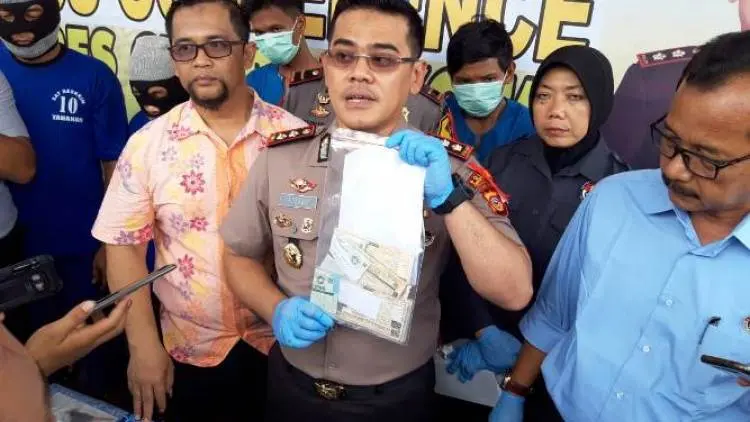 Pembuatan STNK Palsu Dibongkar di Cirebon