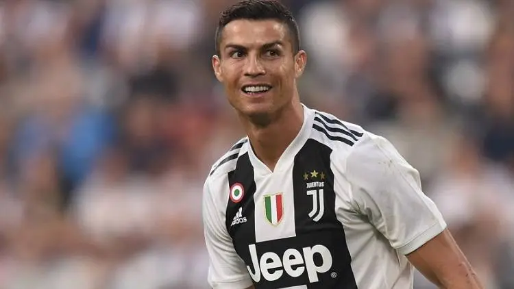 Misi CR7 Lawan Torino: Puaskan Kitman dan Neneknya 