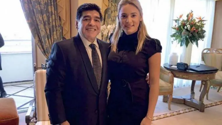 Eitss....Beraninya Wanita Ini Tendang Maradona dari Rumahnya