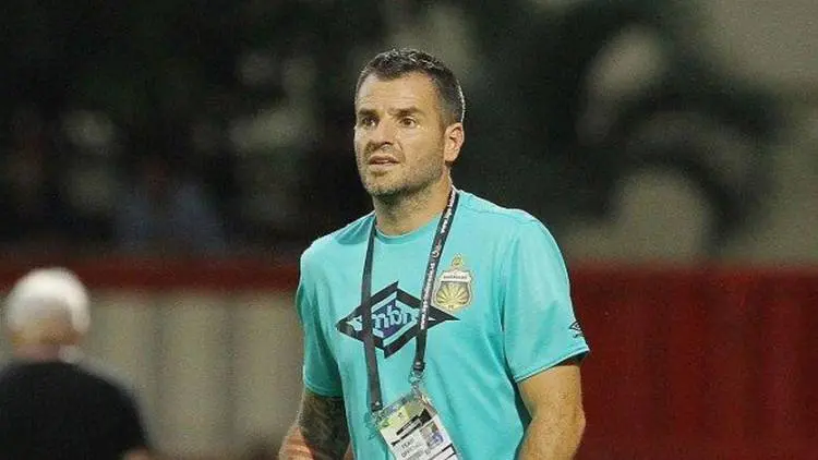 Simon McMenemy Bicara soal Rumor Didekati Persib