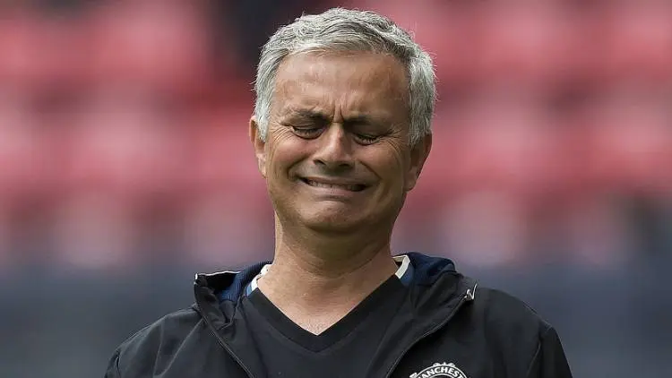 Mourinho: Raksasa Menunggu MU