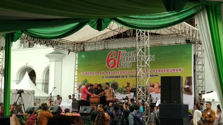 Pemprov Jabar Salurkan Dua Juta Bibit Kopi Bersertifikat