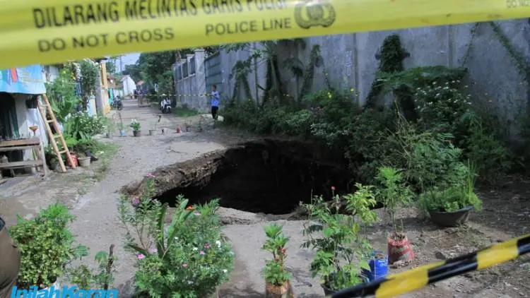 Pemkab Bandung Segera Tangani Jalan Ambles di Kutawaringin