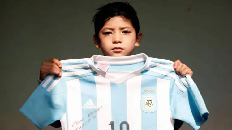 Jadi Incaran Taliban, Bocah Afgan Penggemar Messi Terpaksa Mengungsi