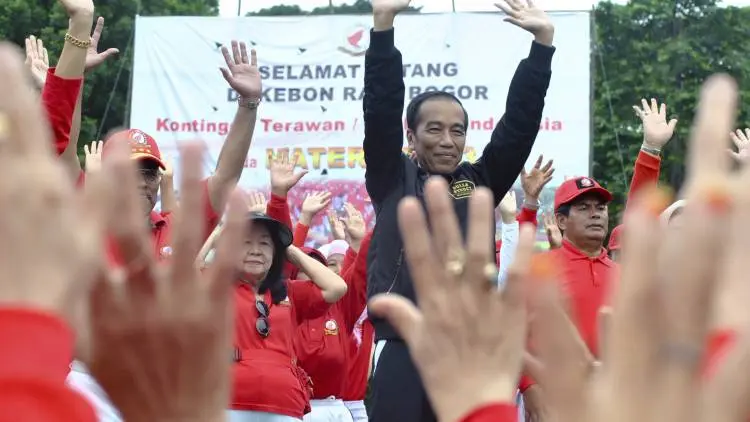 Presiden Senam Tera Bersama 20.000 Terawan-Terawati