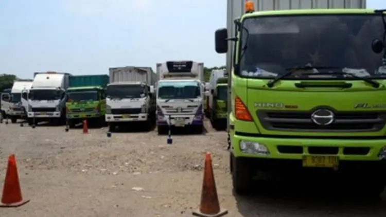 Jelang Akhir Tahun, Polres Purwakarta Siapkan Kantong Parkir Truk