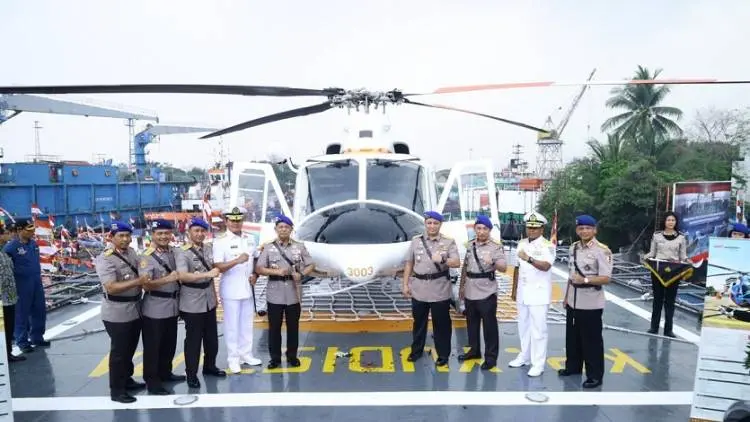  PT DI Serahkan CN 295 dan Helikopter Pesanan Polri