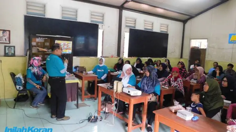 Unkris Bantu Masyarakat Rumambe II Karawang Perbaiki Citarum