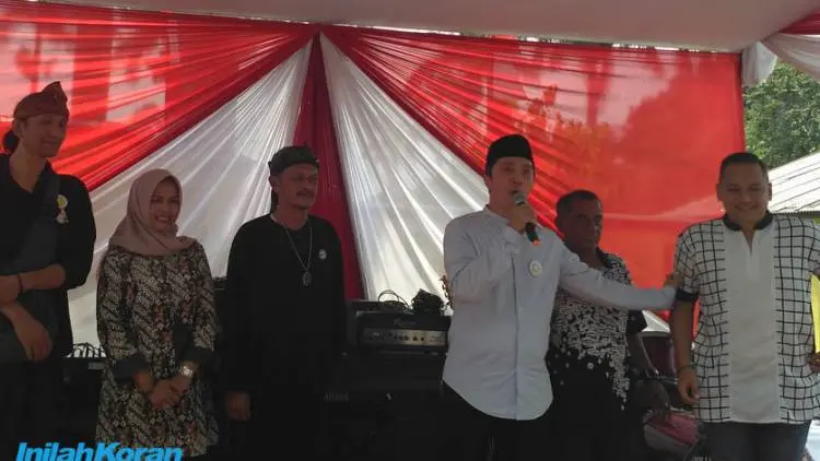 Dedie Rachim Kenalkan Caleg di Festival Buah Nangka   