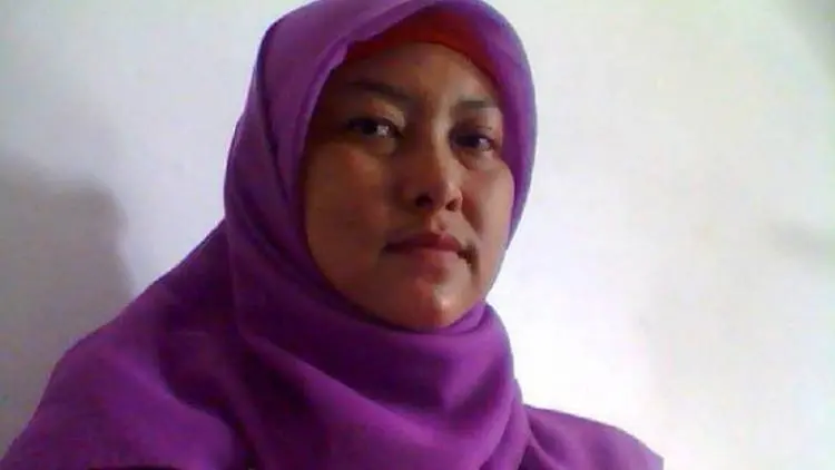 Meitry Wilda, Guru Honorer yang Nyambi Ojek Online