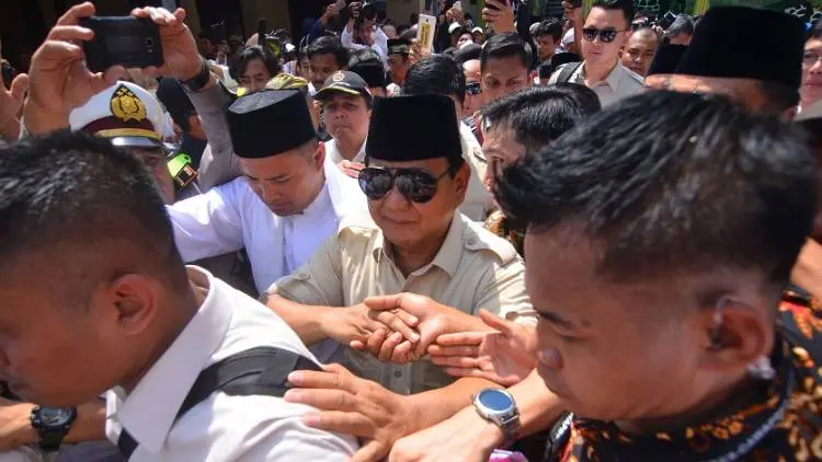 Di Garut, Prabowo Bicara Soal Rendahnya Gaji Guru