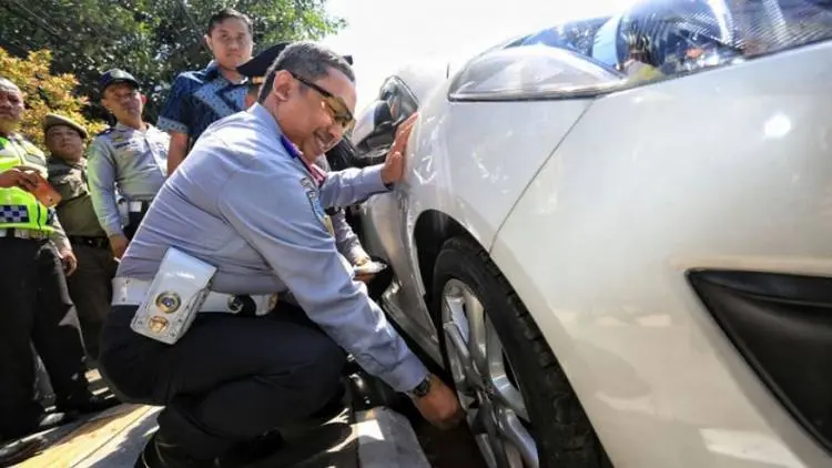 Petugas Operasi Cabut Pentil Siap Beraksi