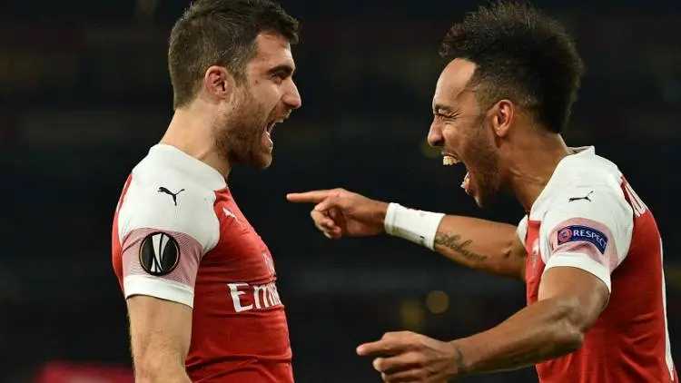 Chelsea-Arsenal Pastikan Lolos Sebagai Juara Grup