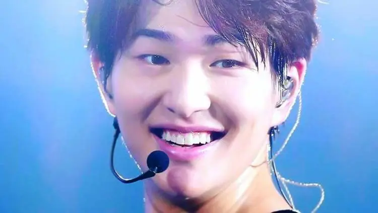 Onew Shine Rilis Album Solo Sebelum Wajib Militer
